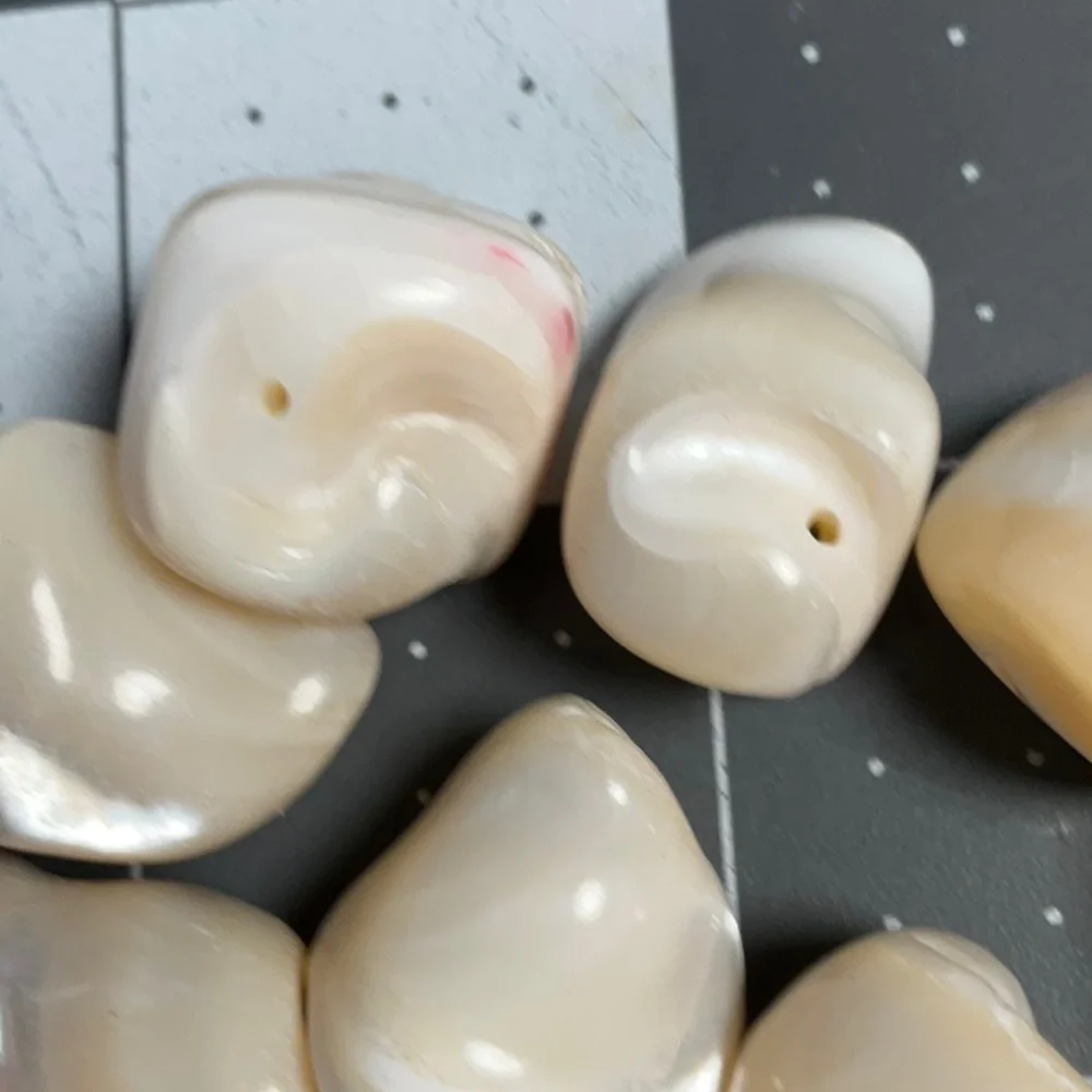 Pair 20mm Shell Twist Beads - Picture 3 of 4